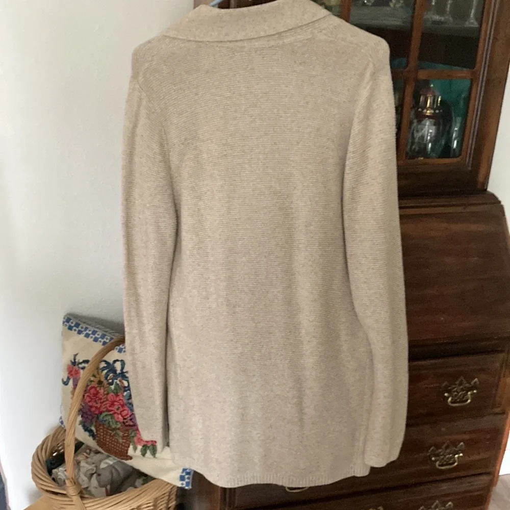 Never been worn - Picture 3 of 3